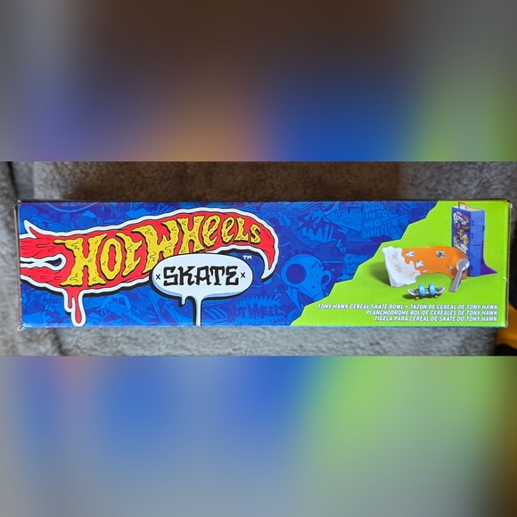 2023 Hot Wheels Tony Hawk Skate Bowl Mattel #HTP09 - Picture 5 of 7